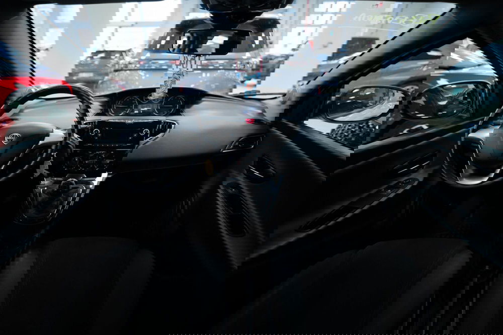 Lancia Ypsilon usata a Torino (8)