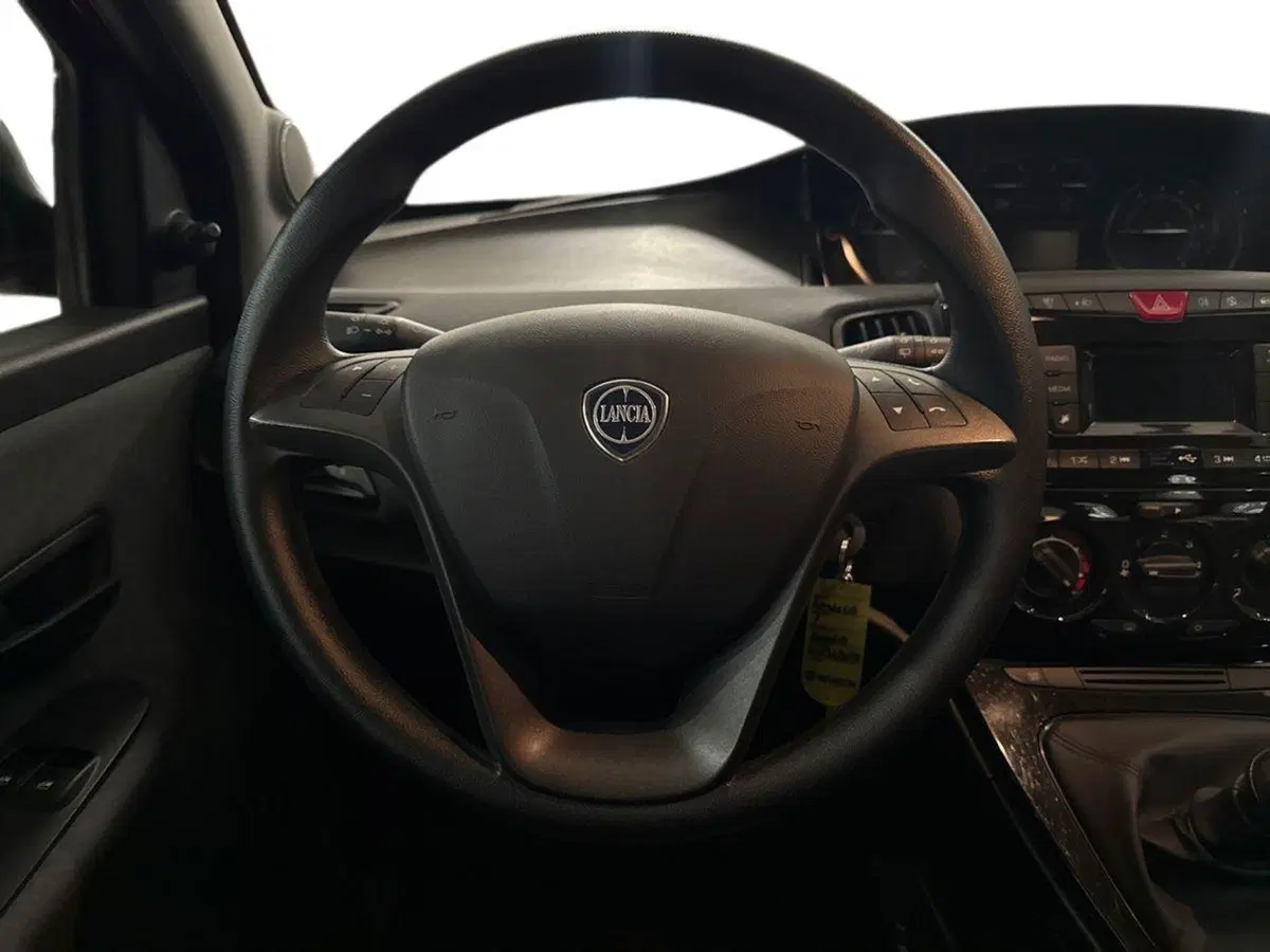 Lancia Ypsilon usata a Firenze (10)
