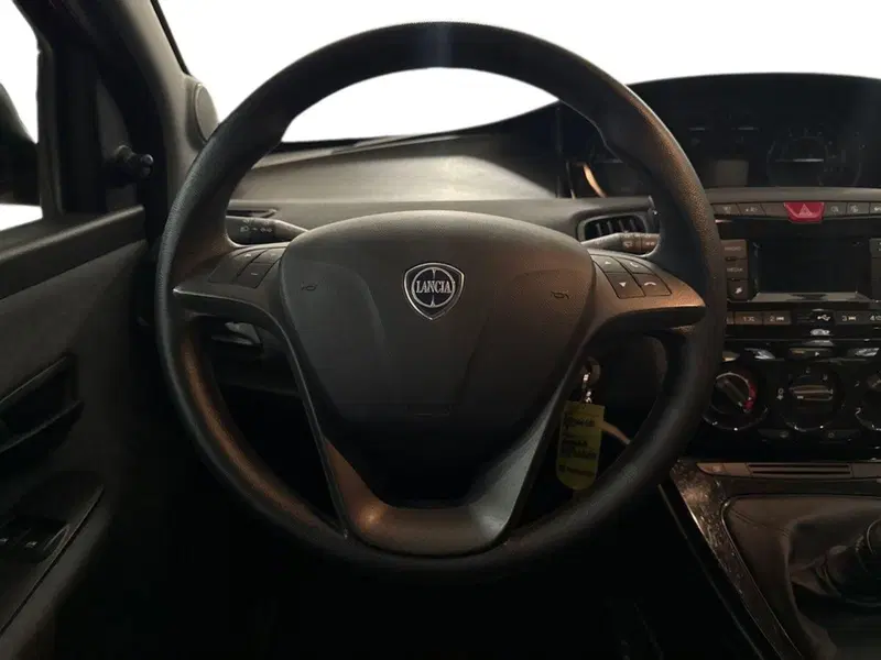 Lancia Ypsilon usata a Firenze (10)