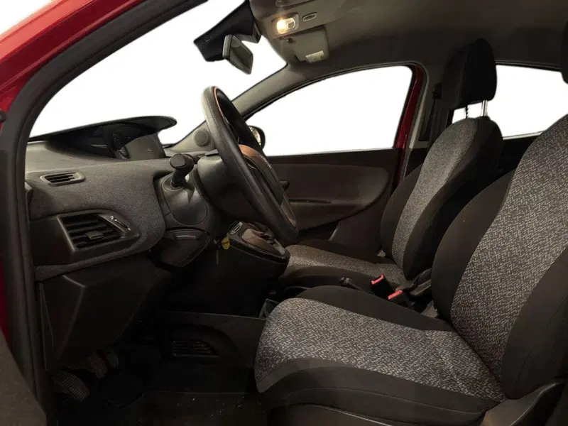 Lancia Ypsilon usata a Firenze (9)