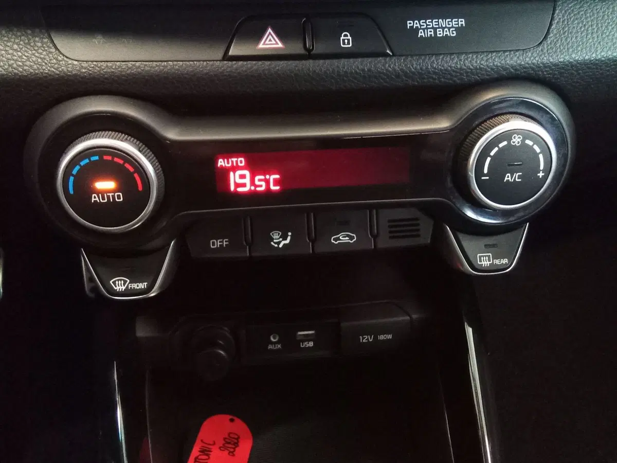 Kia Stonic usata a Rimini (17)