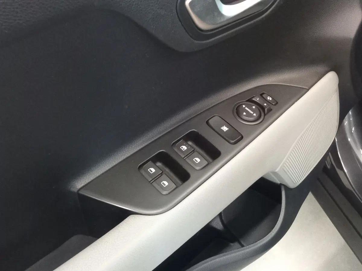 Kia Stonic usata a Rimini (20)
