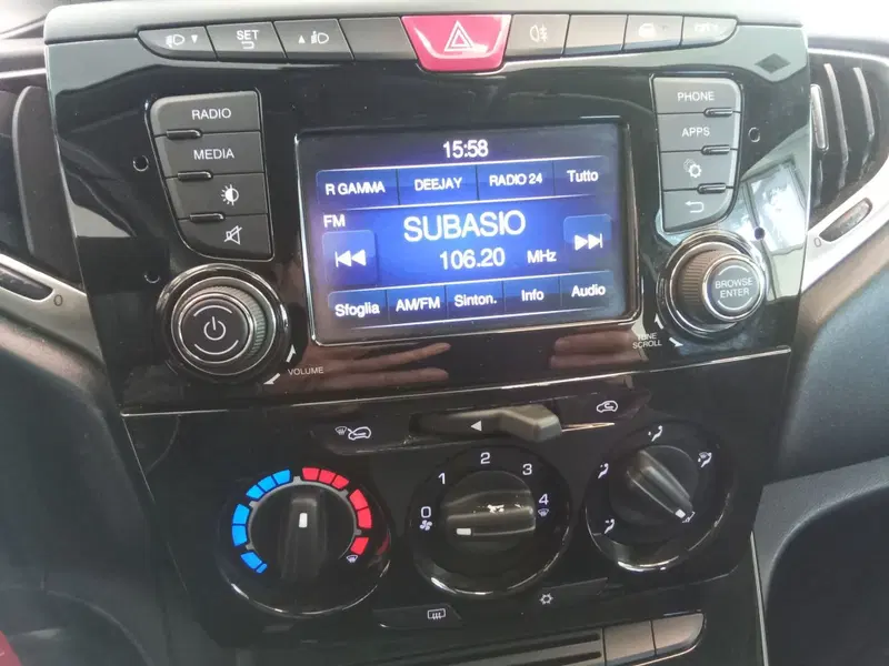 Lancia Ypsilon usata a Rimini (15)