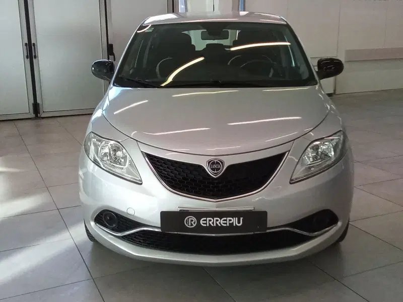 Lancia Ypsilon usata a Rimini (2)