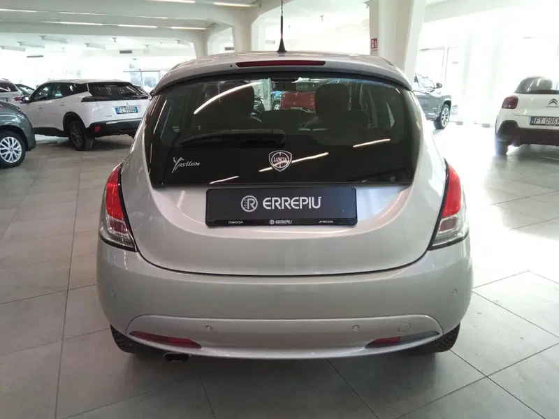Lancia Ypsilon usata a Rimini (6)