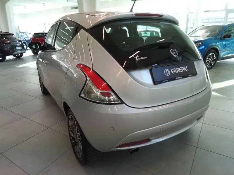 Lancia Ypsilon usata a Rimini (7)