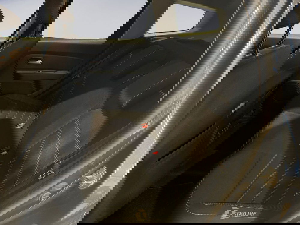 Dacia Duster usata a Milano (15)