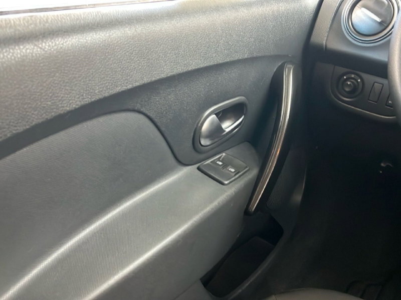 Dacia Logan usata a Roma (13)