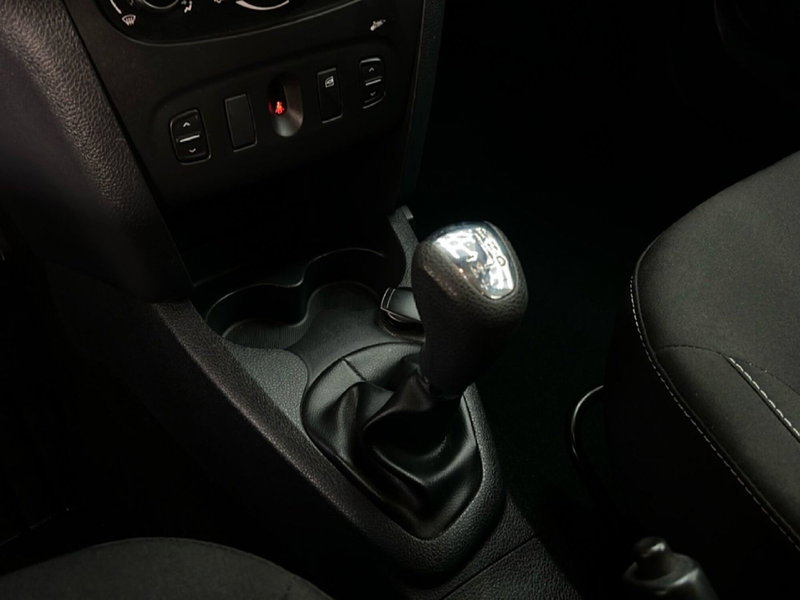 Dacia Logan usata a Roma (17)