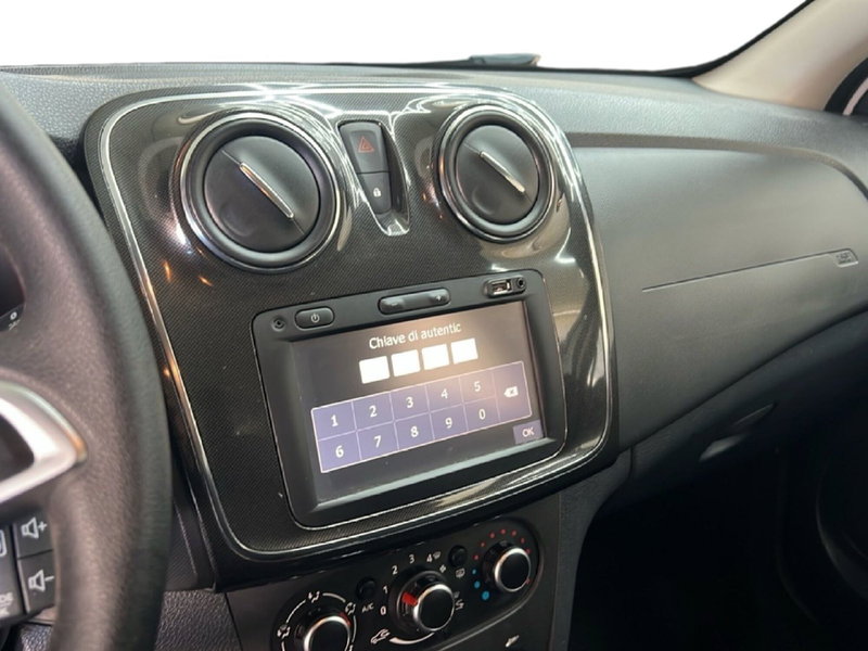 Dacia Logan usata a Roma (18)