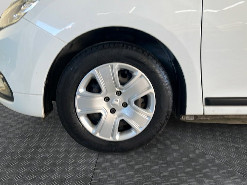 Dacia Logan usata a Roma (9)