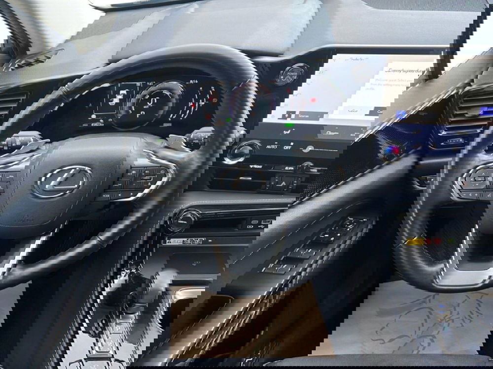 Lexus NX usata a Roma (12)