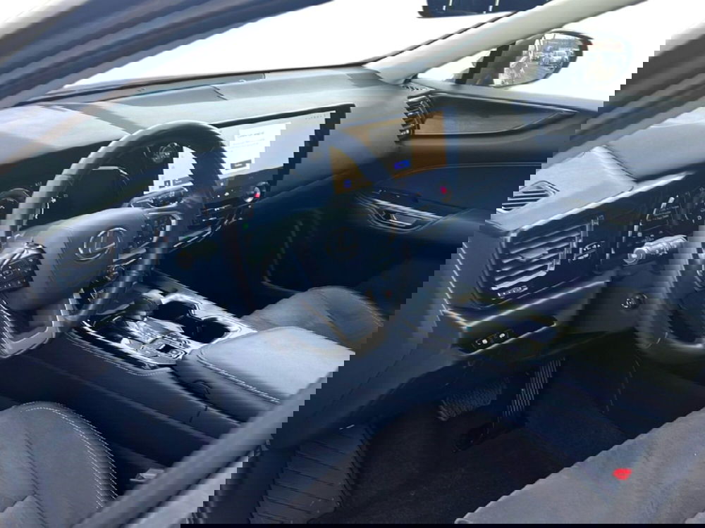 Lexus NX usata a Roma (15)