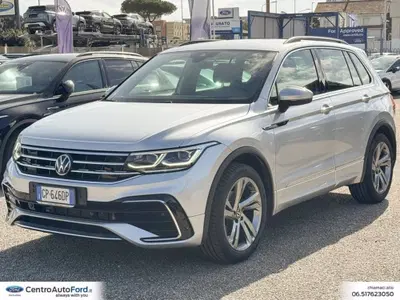 Volkswagen Tiguan Allspace 2.0 tdi R-Line 150cv dsg del 2023 usata a Albano Laziale