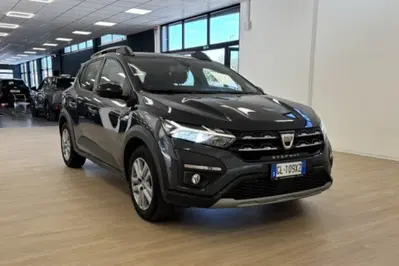 Dacia Sandero Streetway 1.0 tce Journey 100cv del 2022 usata a Fondi