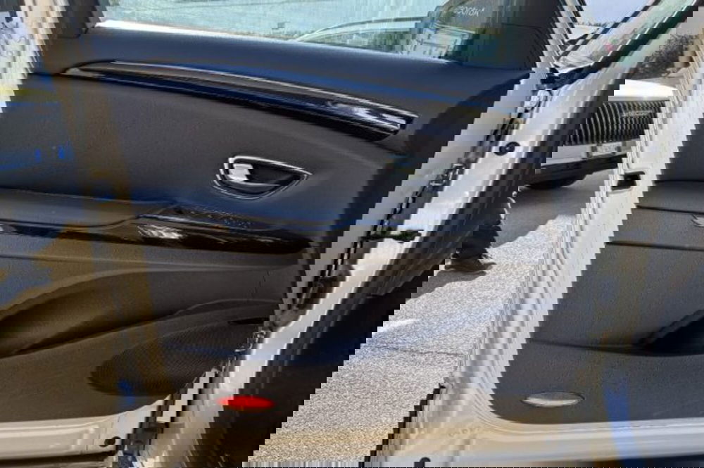 Renault Espace usata a Latina (12)