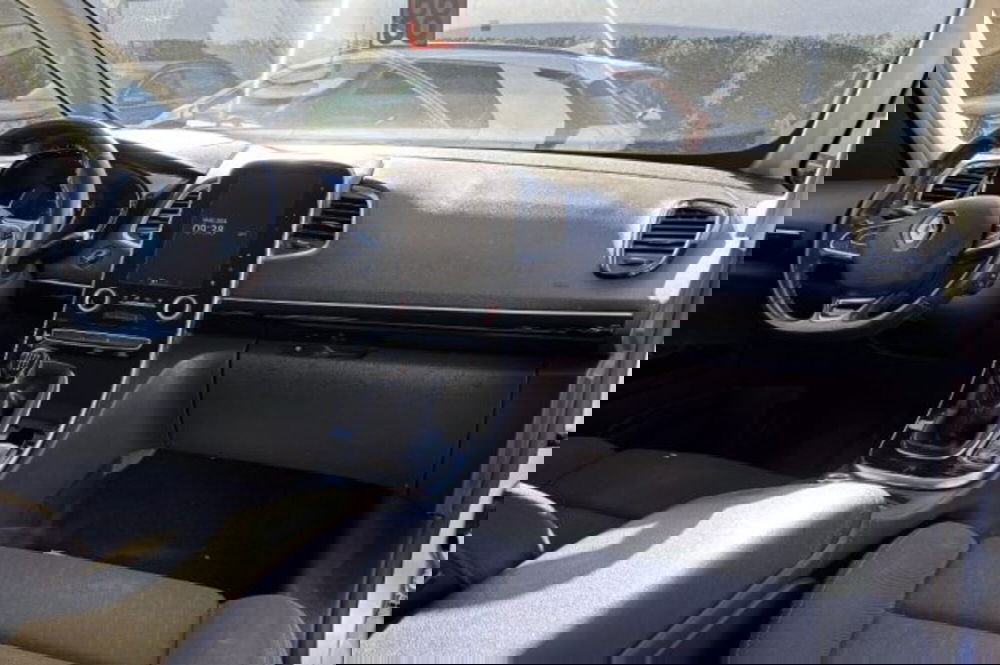 Renault Espace usata a Latina (9)