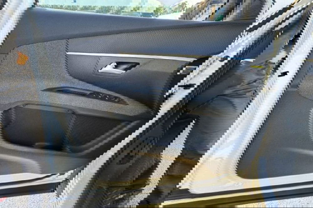Peugeot 3008 usata a Latina (12)
