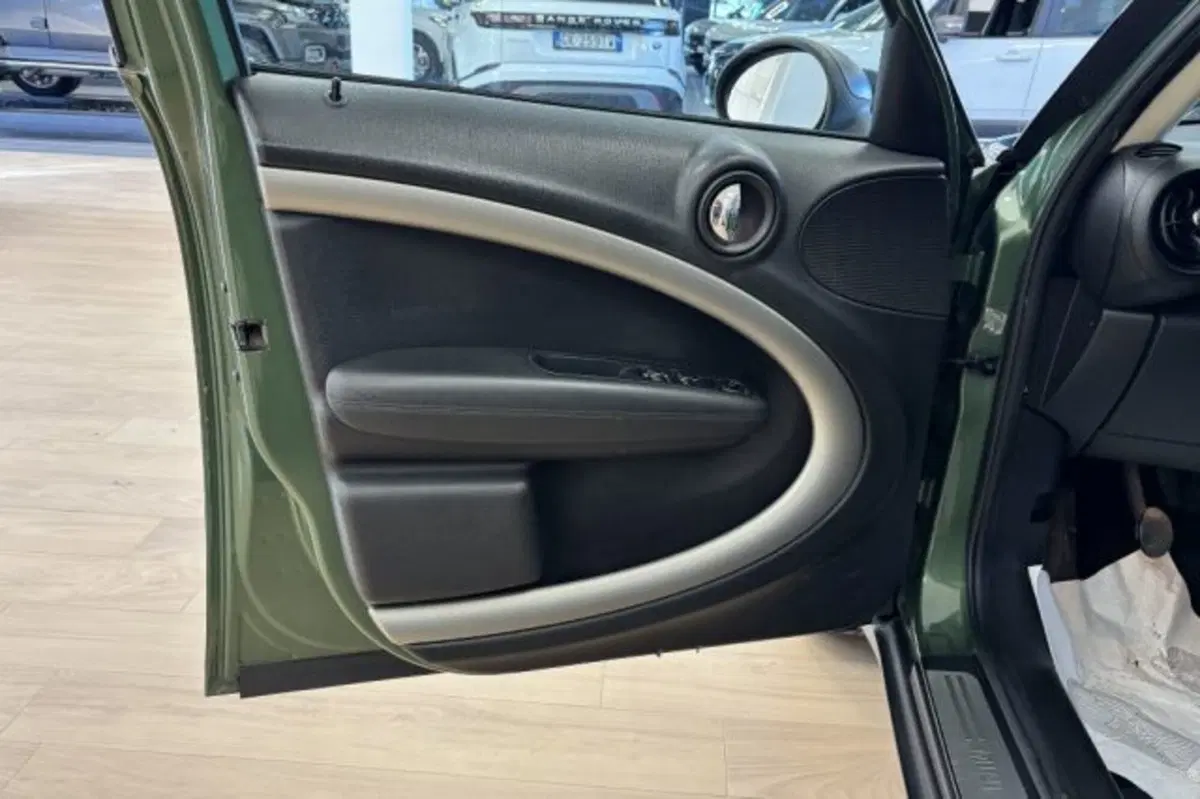 MINI Mini Countryman usata a Latina (12)