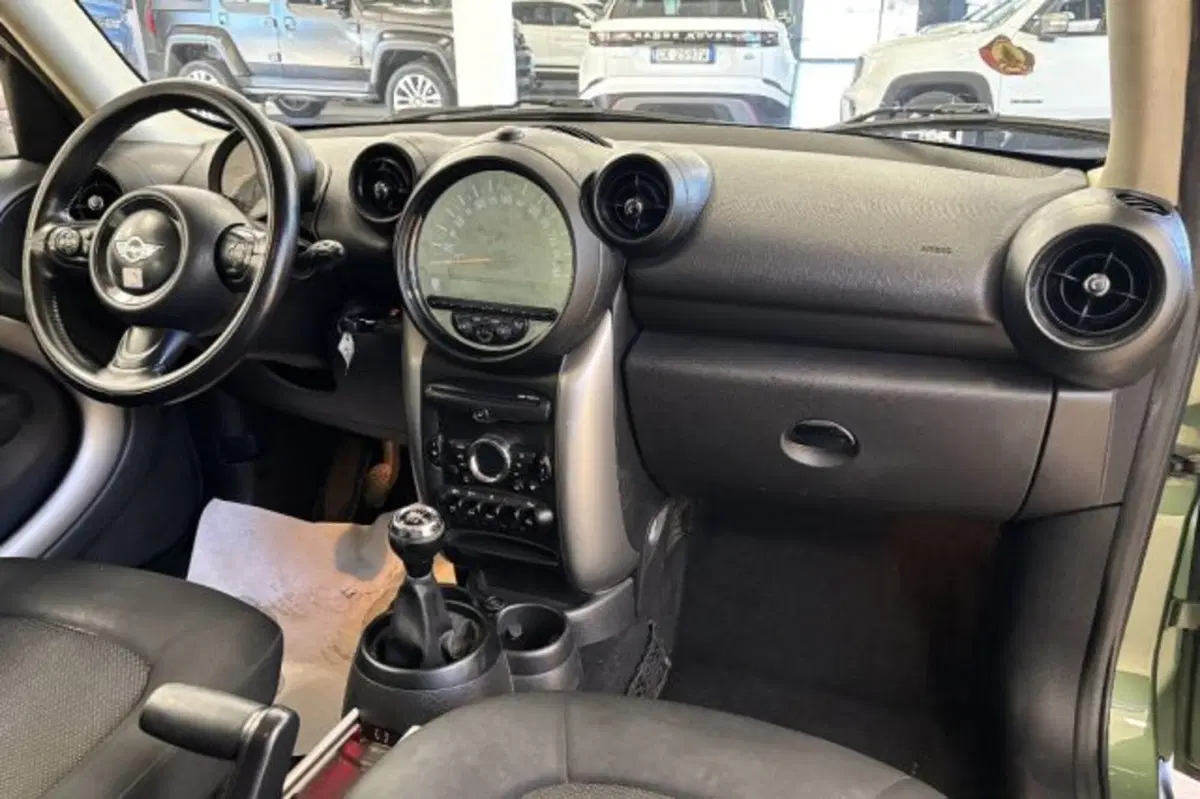 MINI Mini Countryman usata a Latina (9)