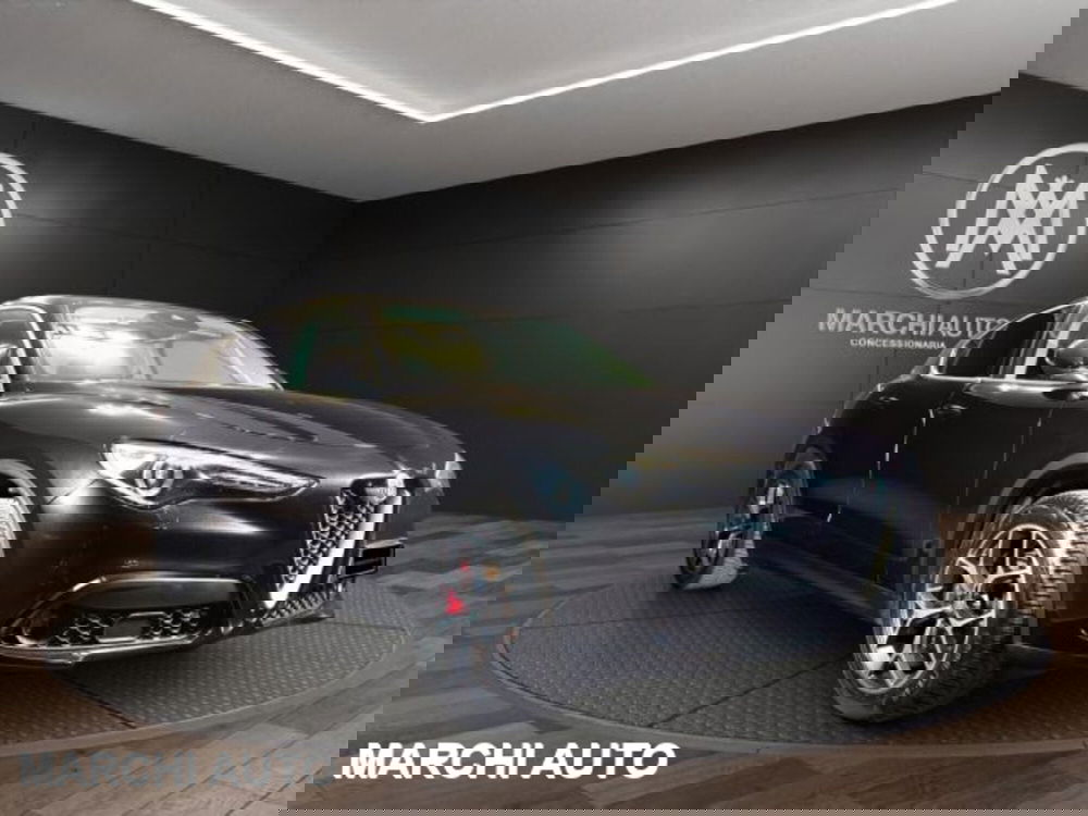 Alfa Romeo Stelvio usata a Perugia (3)