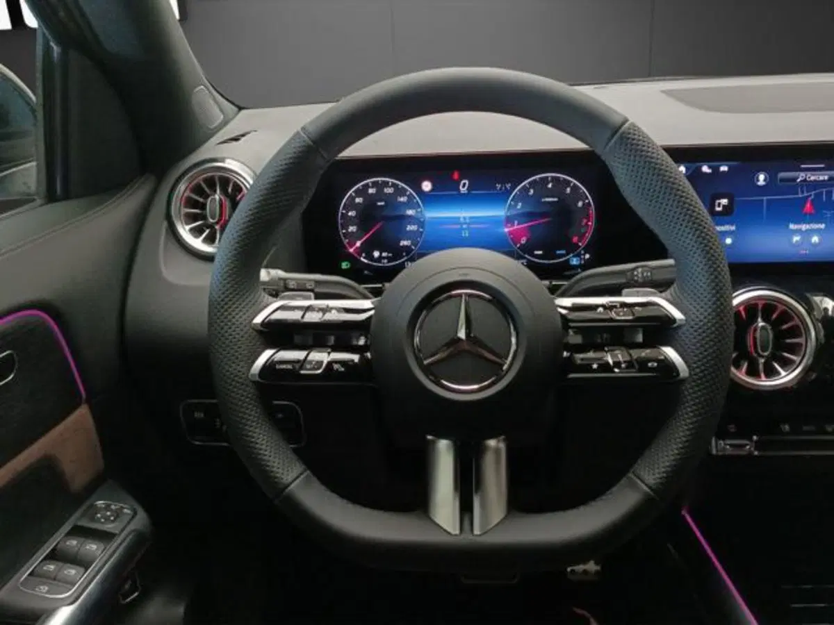 Mercedes-Benz GLA SUV usata a Milano (9)