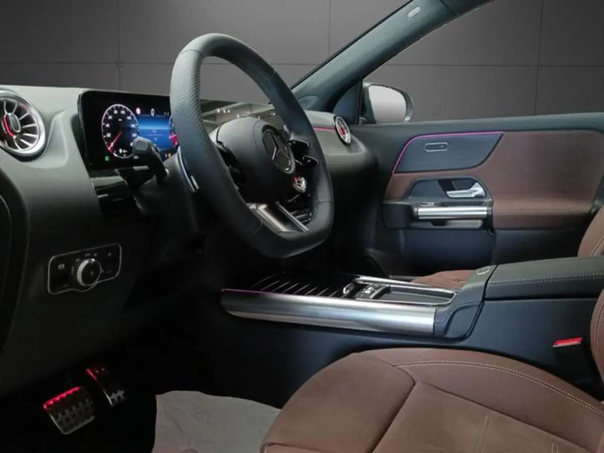 Mercedes-Benz GLA SUV usata a Milano (11)