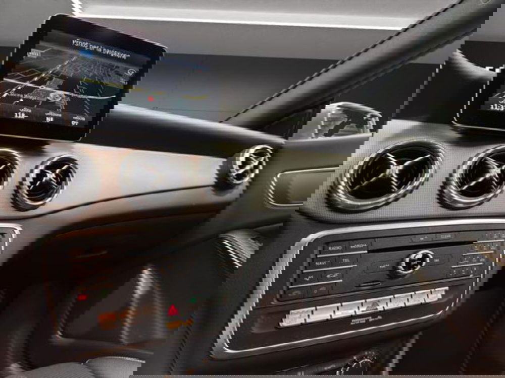 Mercedes-Benz CLA Shooting Brake usata a Milano (12)