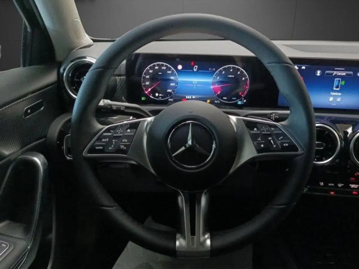 Mercedes-Benz Classe A usata a Milano (9)