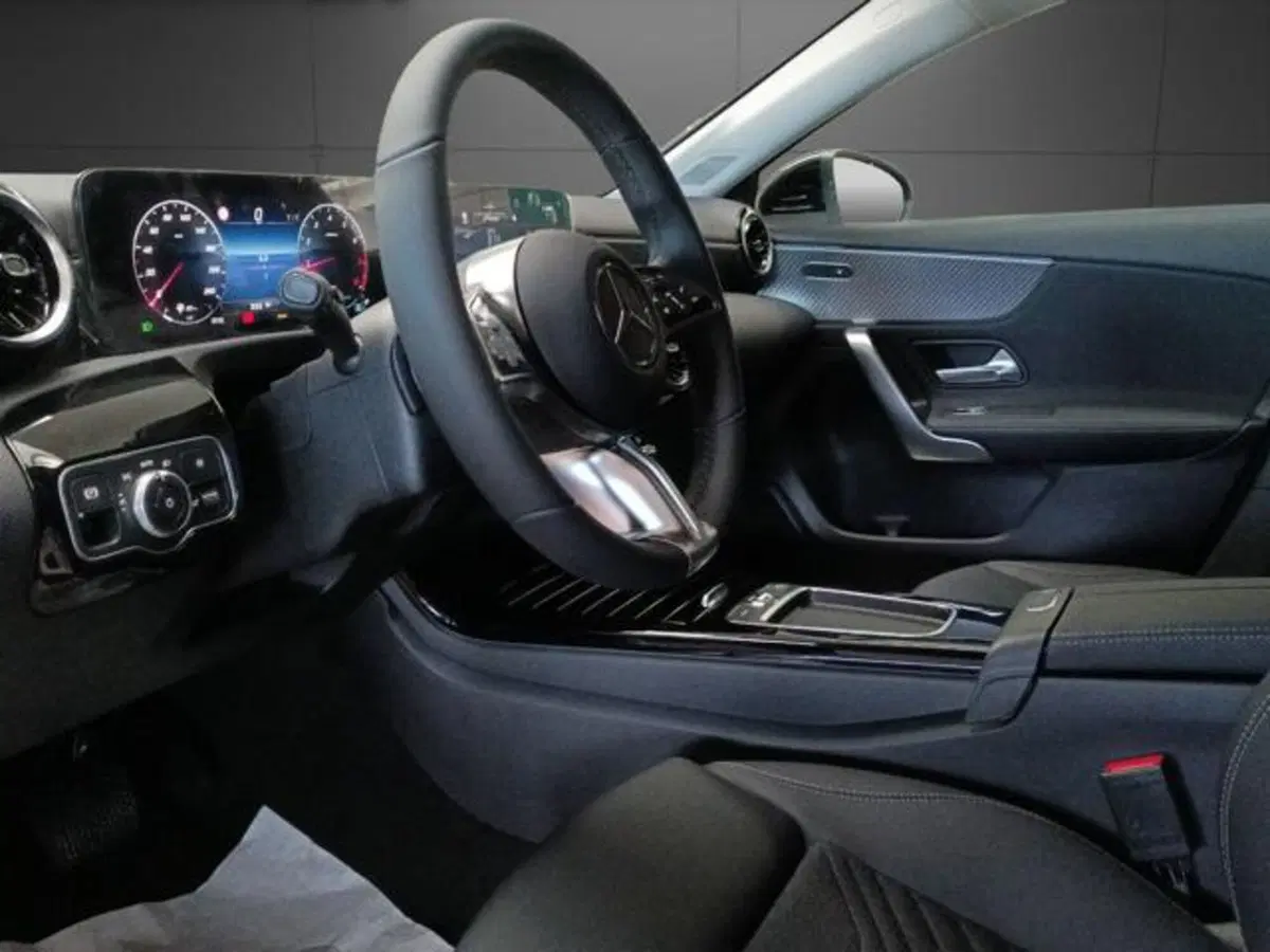Mercedes-Benz Classe A usata a Milano (8)