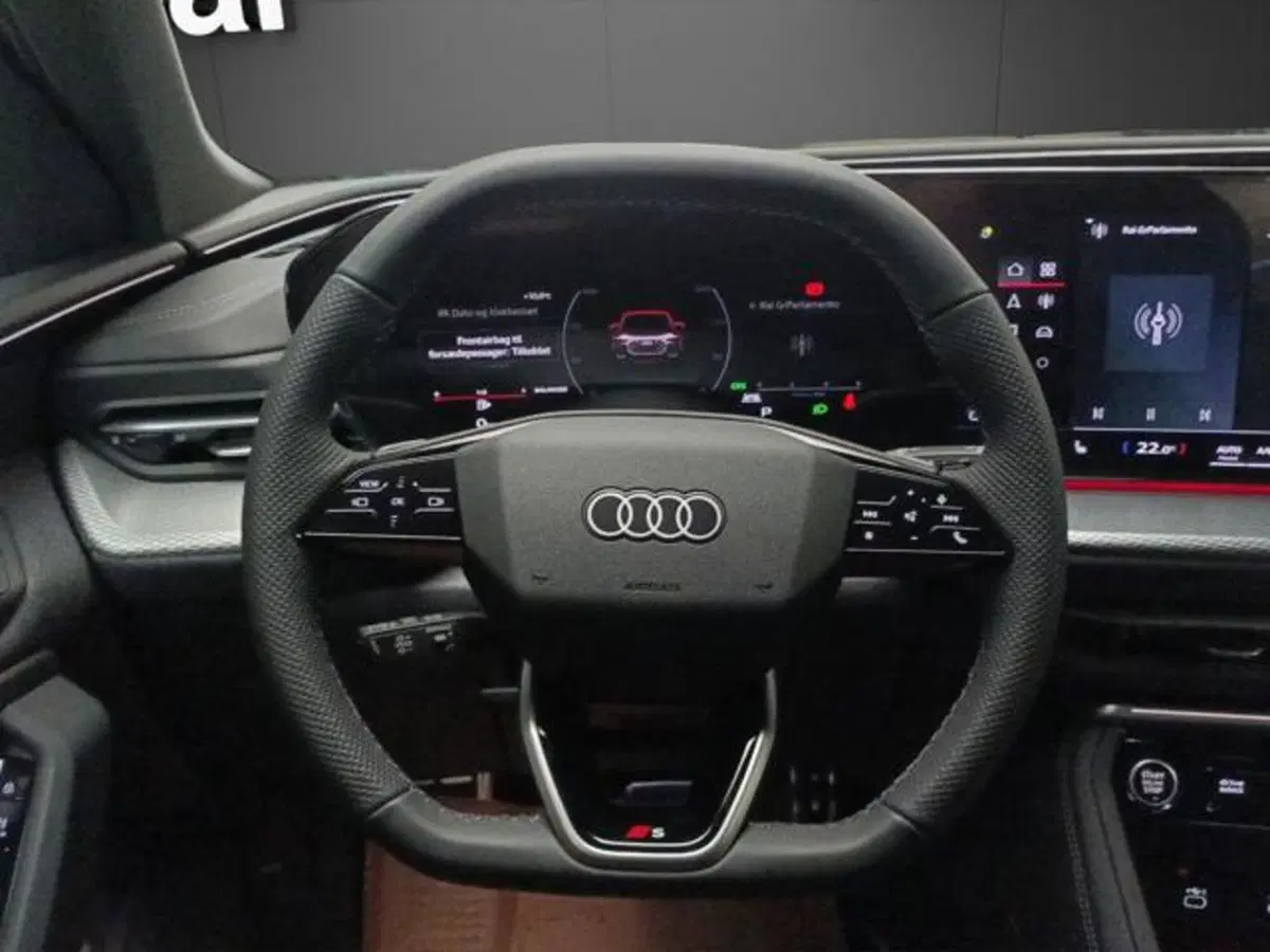 Audi Q5 Sportback nuova a Milano (10)