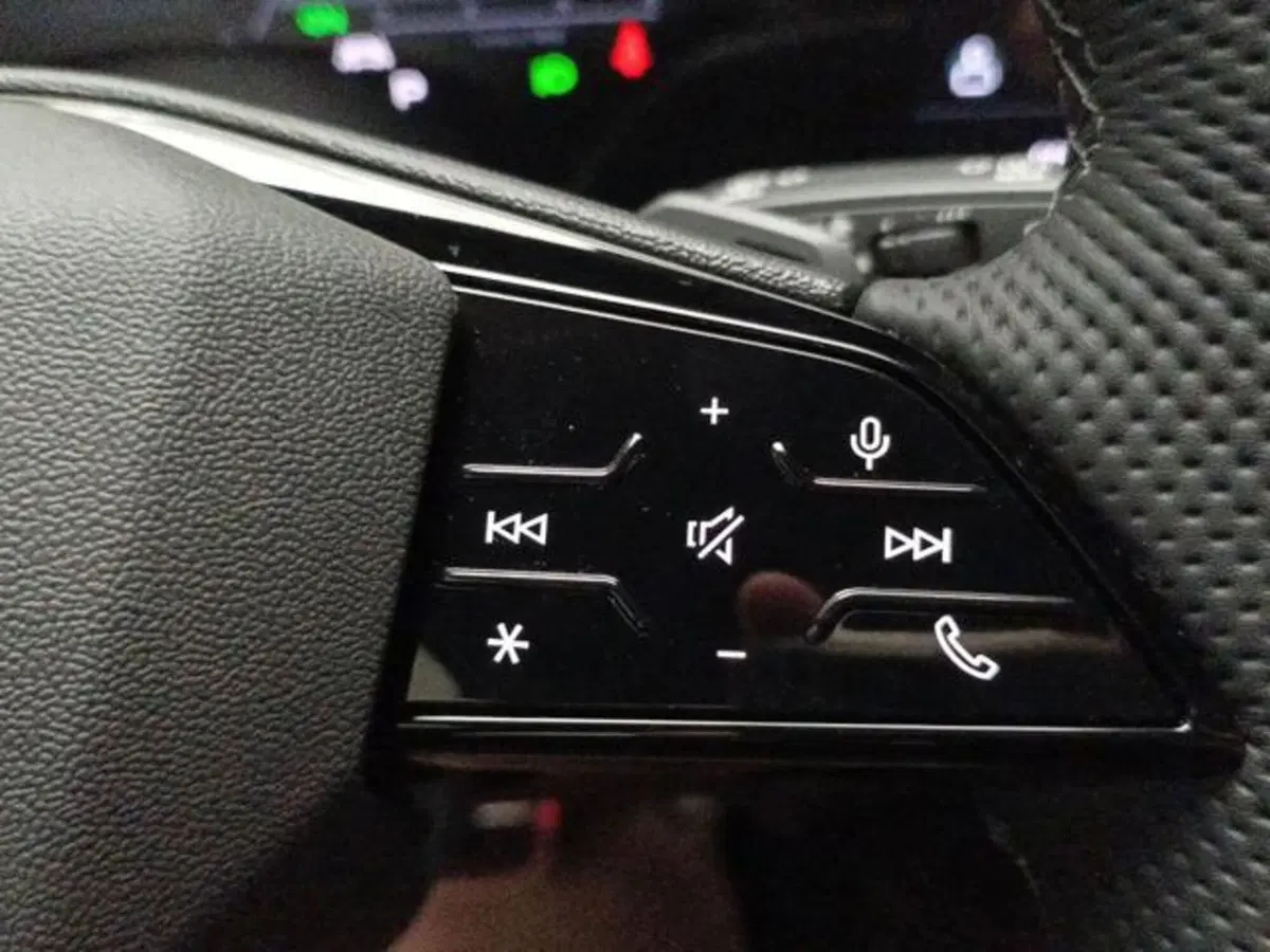 Audi Q5 Sportback nuova a Milano (14)