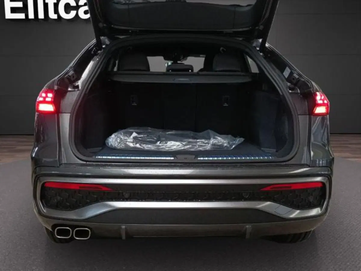 Audi Q5 Sportback nuova a Milano (20)