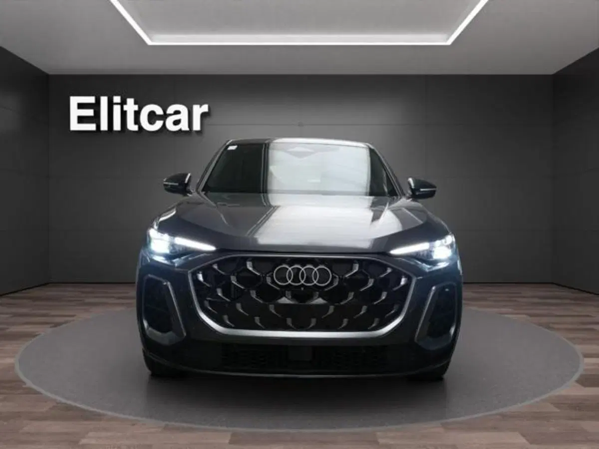 Audi Q5 Sportback nuova a Milano (3)