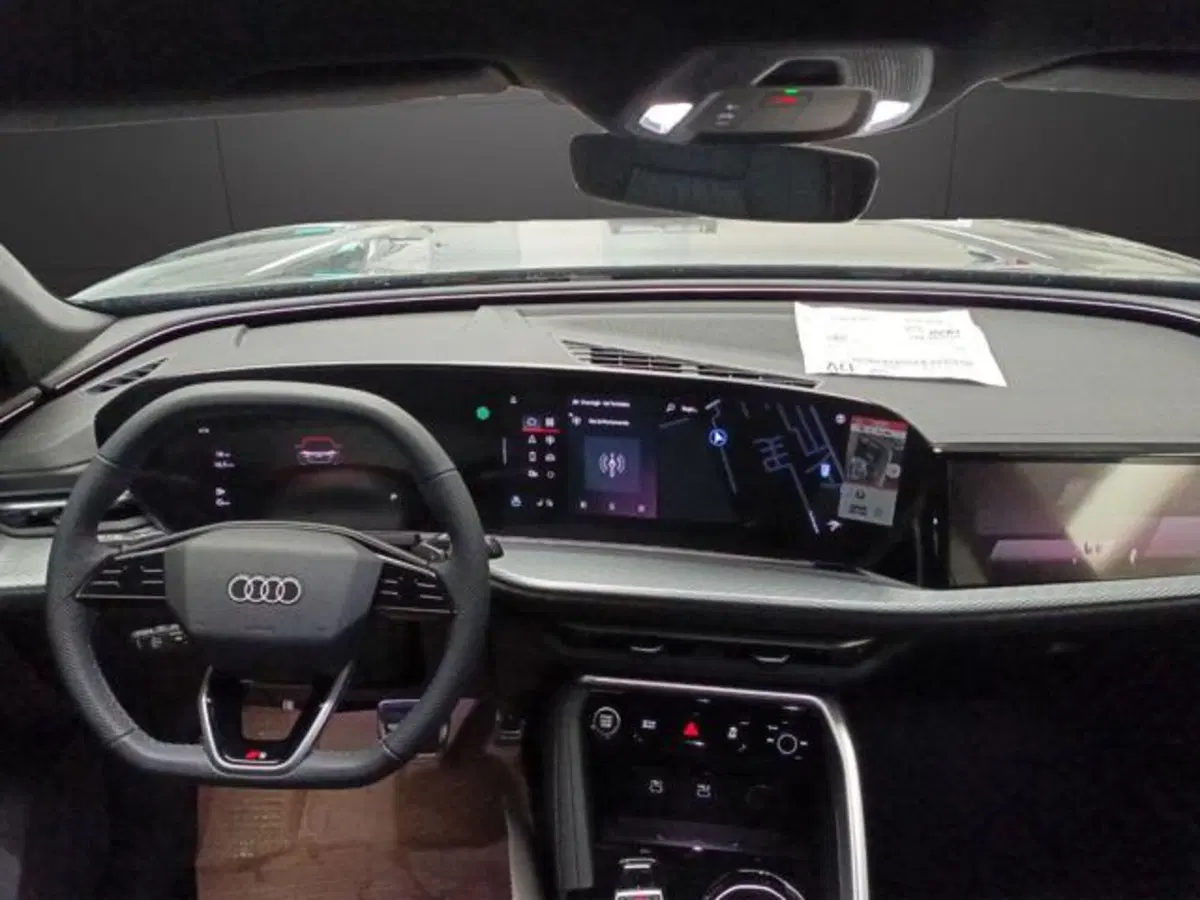 Audi Q5 Sportback nuova a Milano (8)