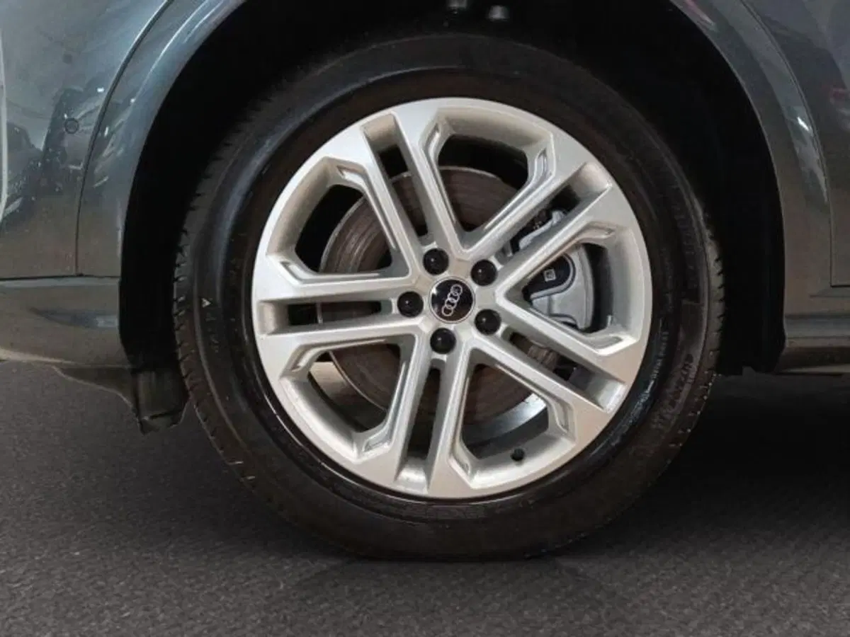 Audi Q5 Sportback nuova a Milano (9)