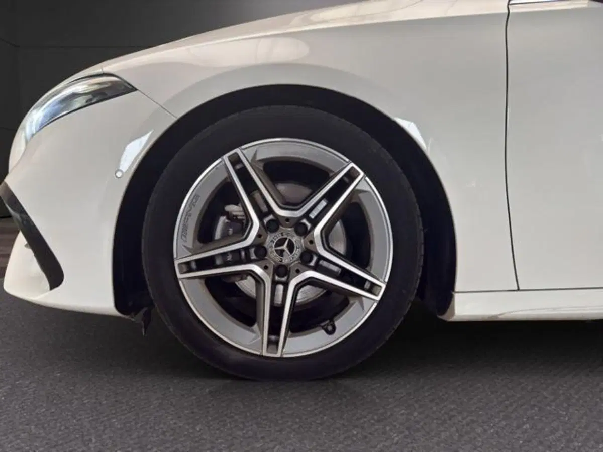 Mercedes-Benz Classe A Sedan usata a Milano (7)
