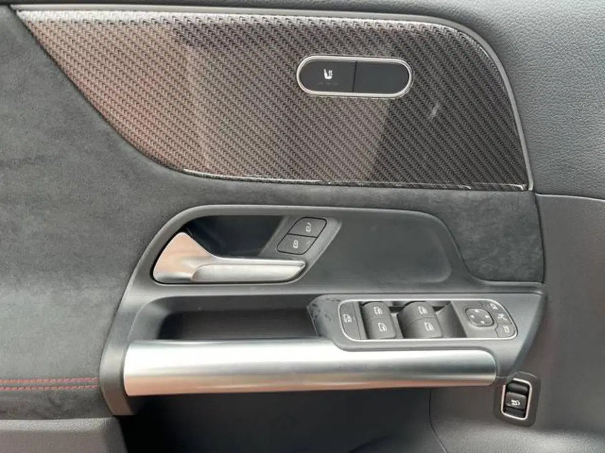 Mercedes-Benz GLA SUV usata a Milano (11)