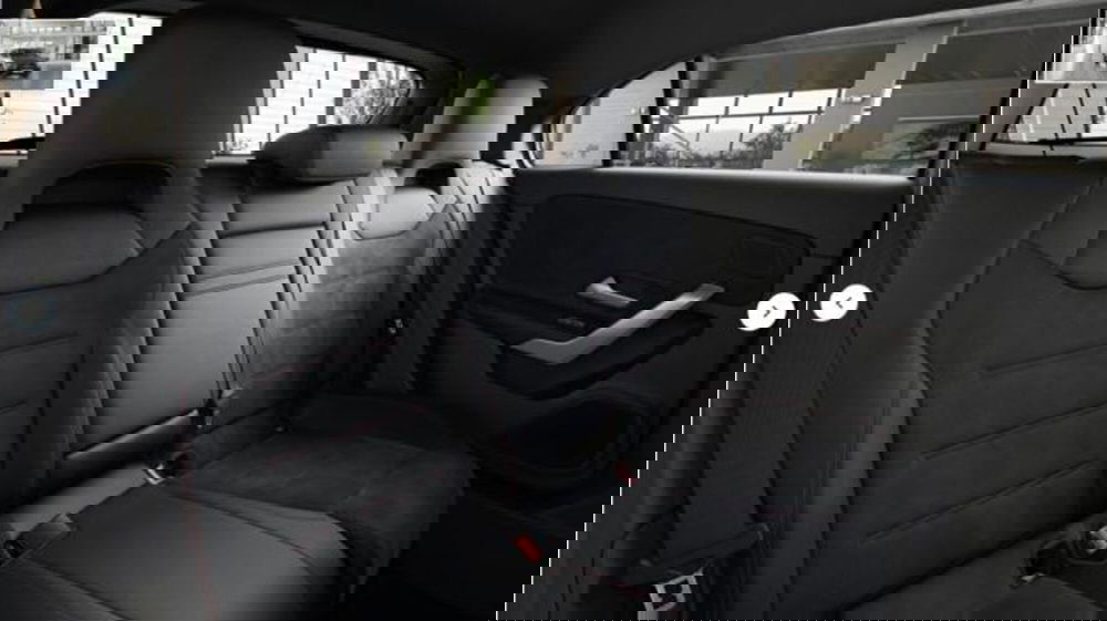 Mercedes-Benz Classe A Sedan usata a Milano (10)