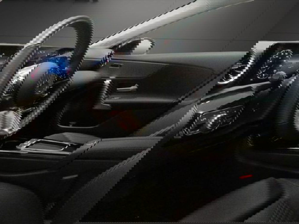 Mercedes-Benz Classe A Sedan usata a Milano (12)