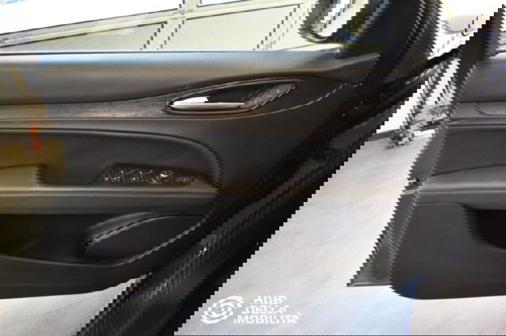 Alfa Romeo Stelvio usata a Perugia (7)