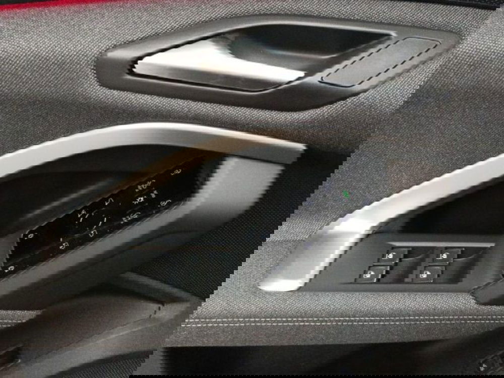 Audi Q5 Sportback nuova a Novara (17)