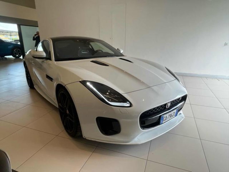 Jaguar F-Type Coupé usata a Lucca