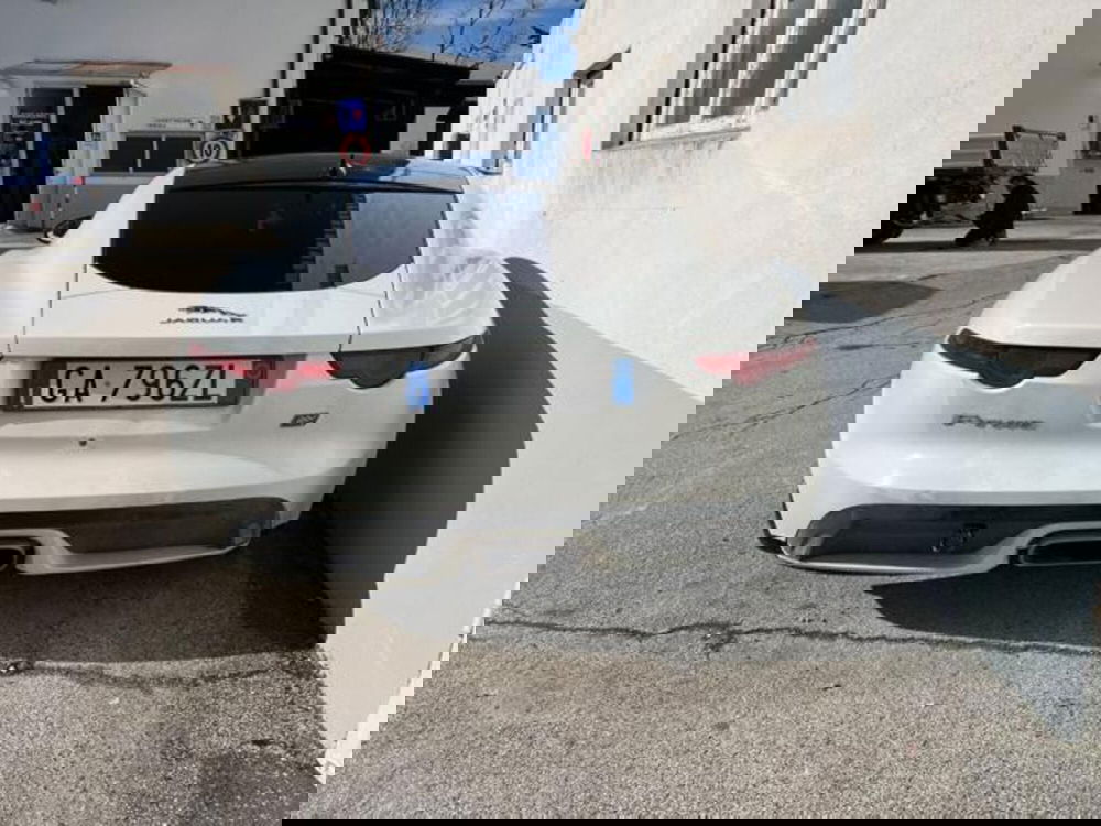 Jaguar F-Type Coupé usata a Lucca (5)