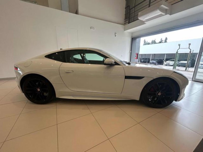 Jaguar F-Type Coupé usata a Lucca (5)
