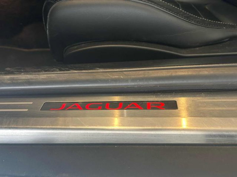 Jaguar F-Type Coupé usata a Lucca (8)