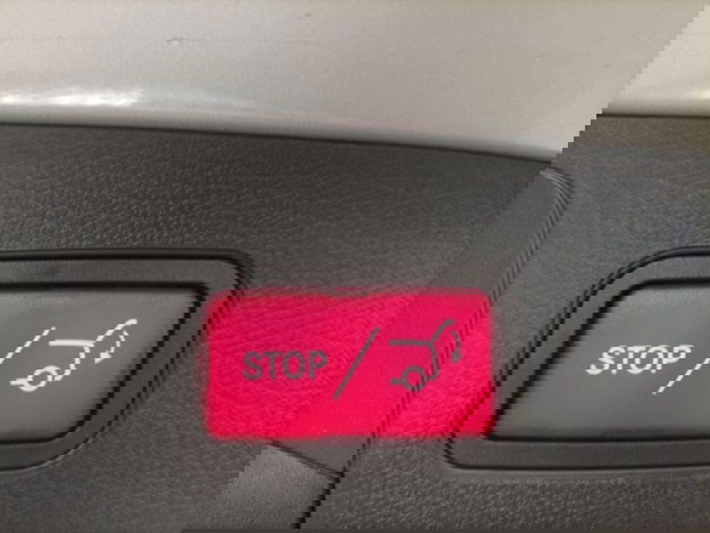 Mercedes-Benz GLA SUV usata a Novara (17)