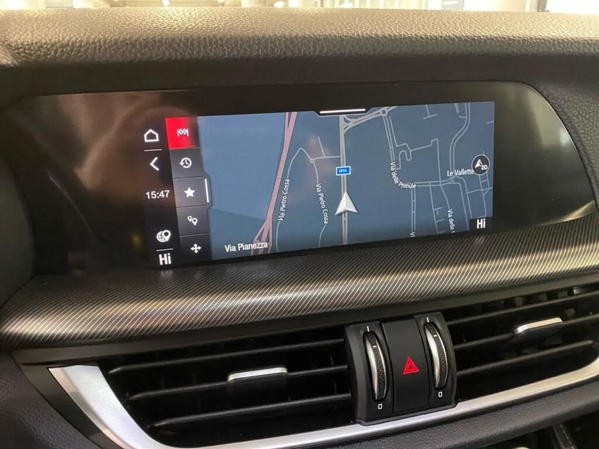 Alfa Romeo Stelvio usata a Torino (10)