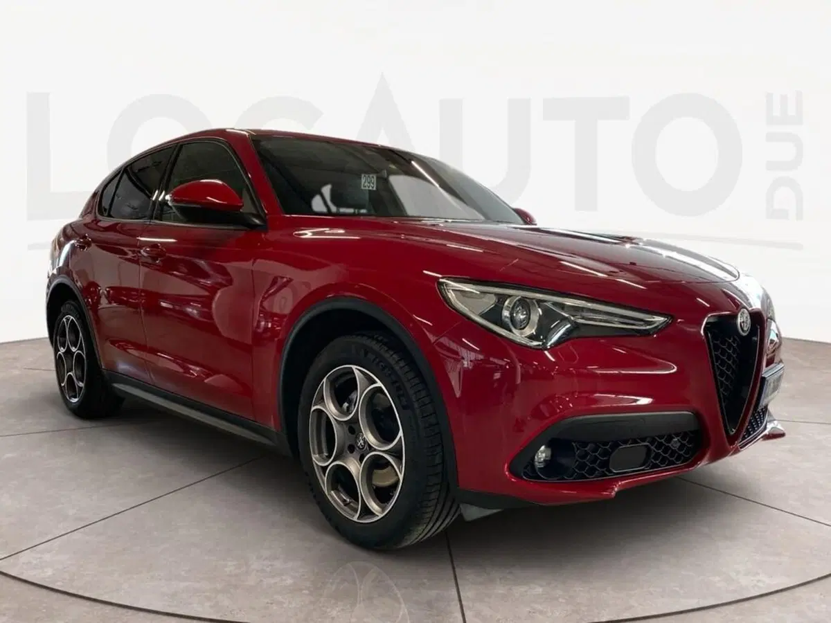Alfa Romeo Stelvio usata a Torino (3)