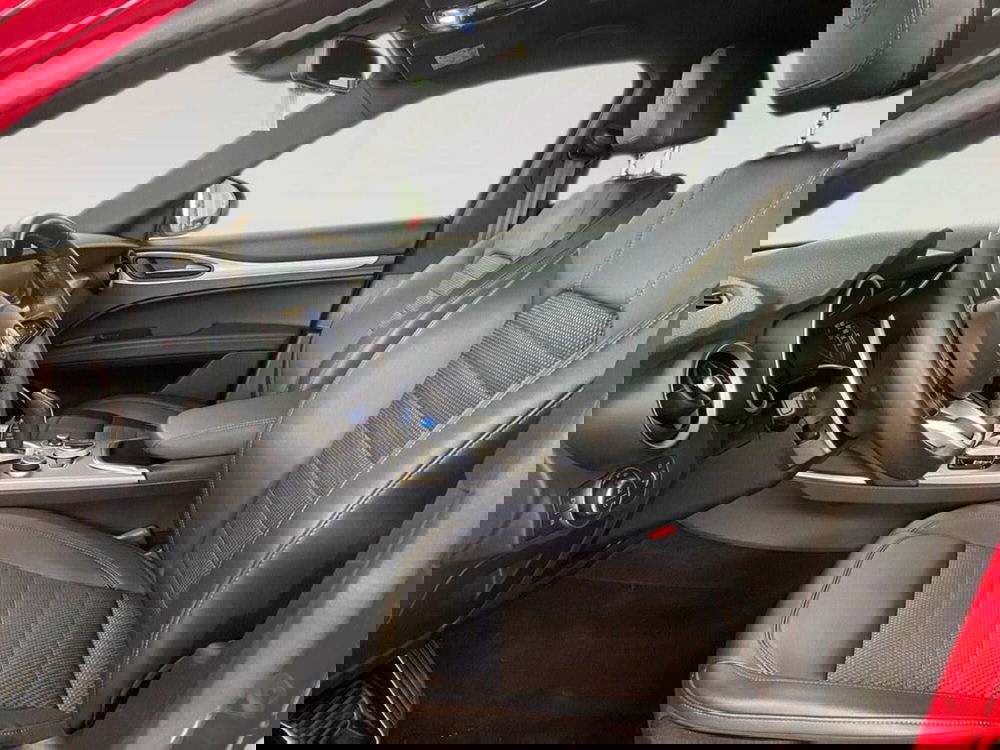 Alfa Romeo Stelvio usata a Torino (7)